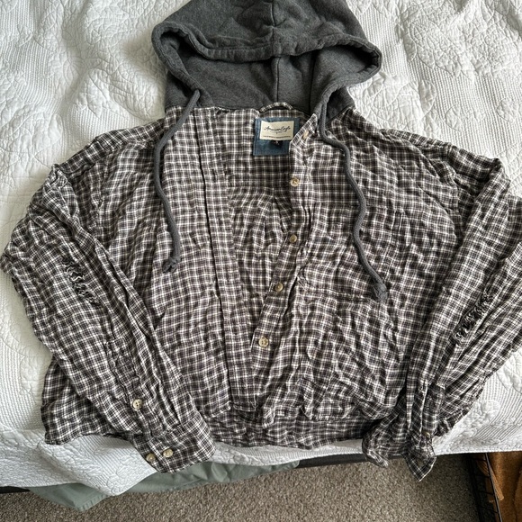 American Eagle Cropped Flannel Shirt/Hoodie Size Small - Picture 3 of 7